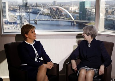 Th. May ir N. Sturgeon susitikimas 