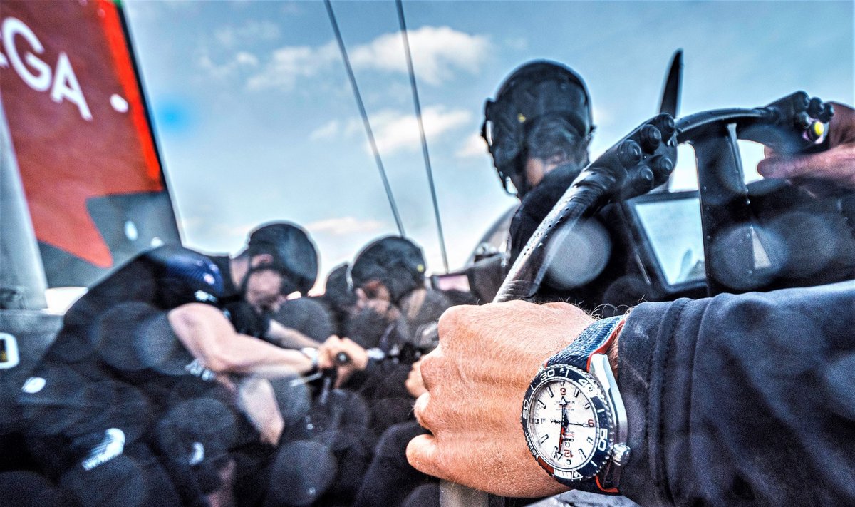 „Amerikos taurės“ regata – viena iš technologiškai sudėtingiausių ir ekstremaliausių sporto šakų. Toks turi būti ir buriuotojo laikrodis. ©Emirates Team New Zealand Images 