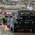 „Tesla“ atšaukia 870 automobilių Kinijoje dėl defektų