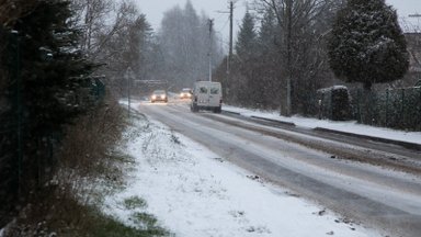Kelininkai: sudėtingiausios eismo sąlygos išleika vakarų, šiaurės vakarų iki pietvakarių Lietuvoje bei Vilniaus apskrityje