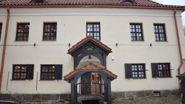 Šalia Molėtų – unikalus pastatas: vienuolyną be vienuolių atranda vis daugiau keliautojų