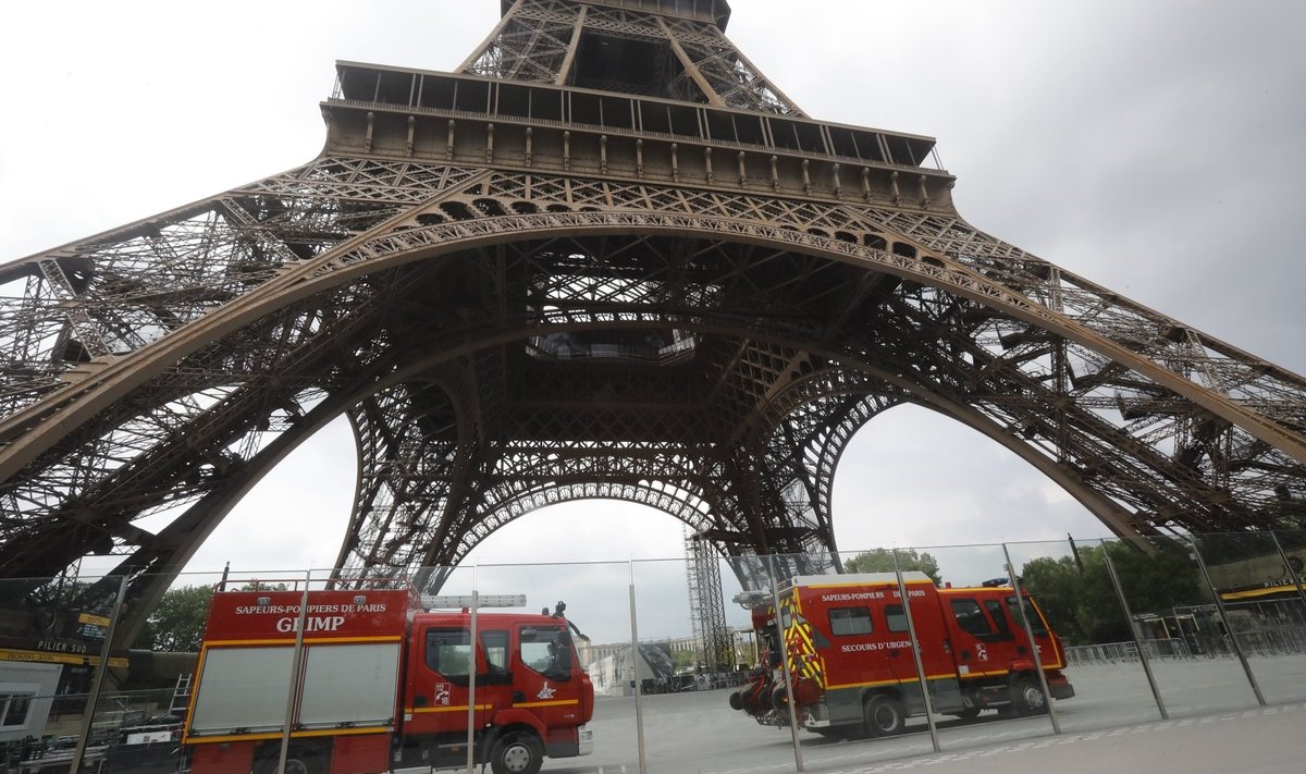 Ant Eiffelio bokšto pastebėjus laipiotoją buvo evakuoti visi lankytojai