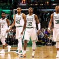 Komandinio žaidimo pavyzdžiu tapę „Celtics“ sensacingai lengvai sutriuškino „Cavaliers“