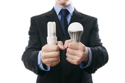 Specialisto teigimu, LED lemputės yra pernelyg reklamuojamos