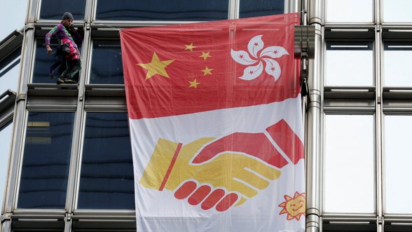 Hong Kong, Beijing supporters square off in Vilnius rally: two taken to police
