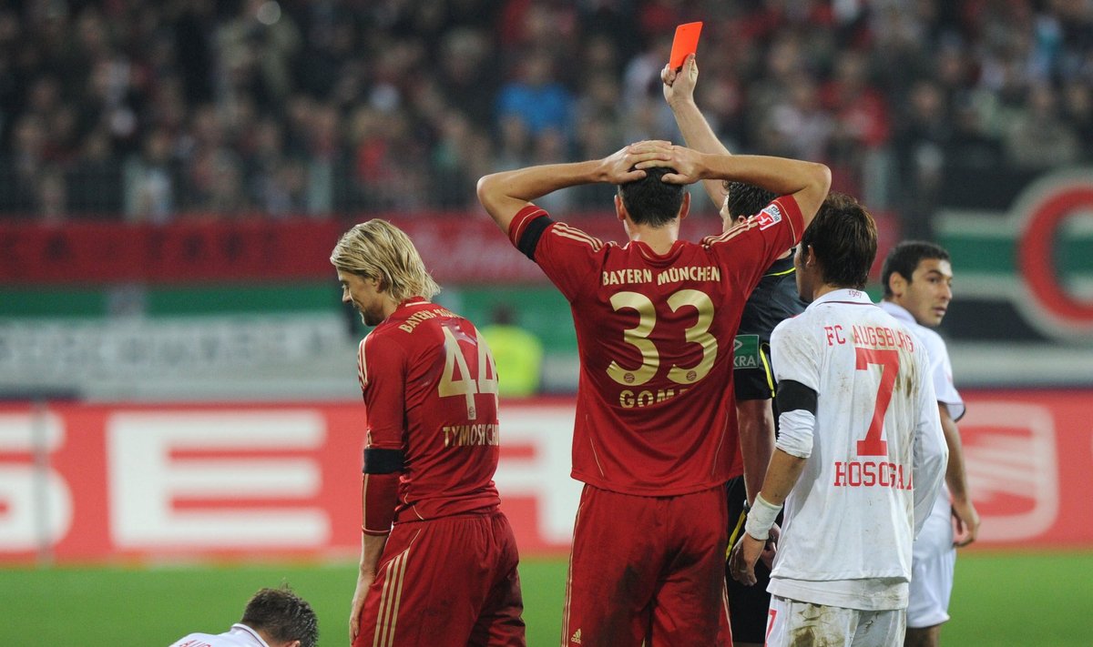 Rungtynėse tarp „Augsburg“ ir „Bauern“ klubų Anatolijus Tymoščiukas gavo raudoną kortelę