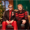 Edas Sheeranas ir Eltonas Johnas išleido kalėdinę dainą: klipe – scenos iš žinomiausių šventinių dainų ir filmų