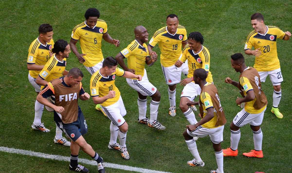 Kolumbijos futbolininkai atlieka pergalės šokį