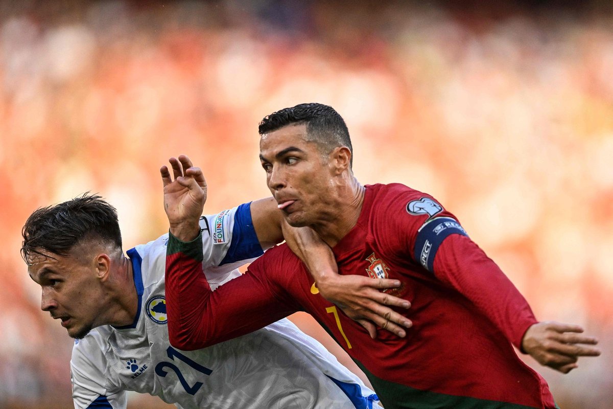 I EM 2024-utvalget er supporterne i armene til Ronaldo og et skredet Belgia
