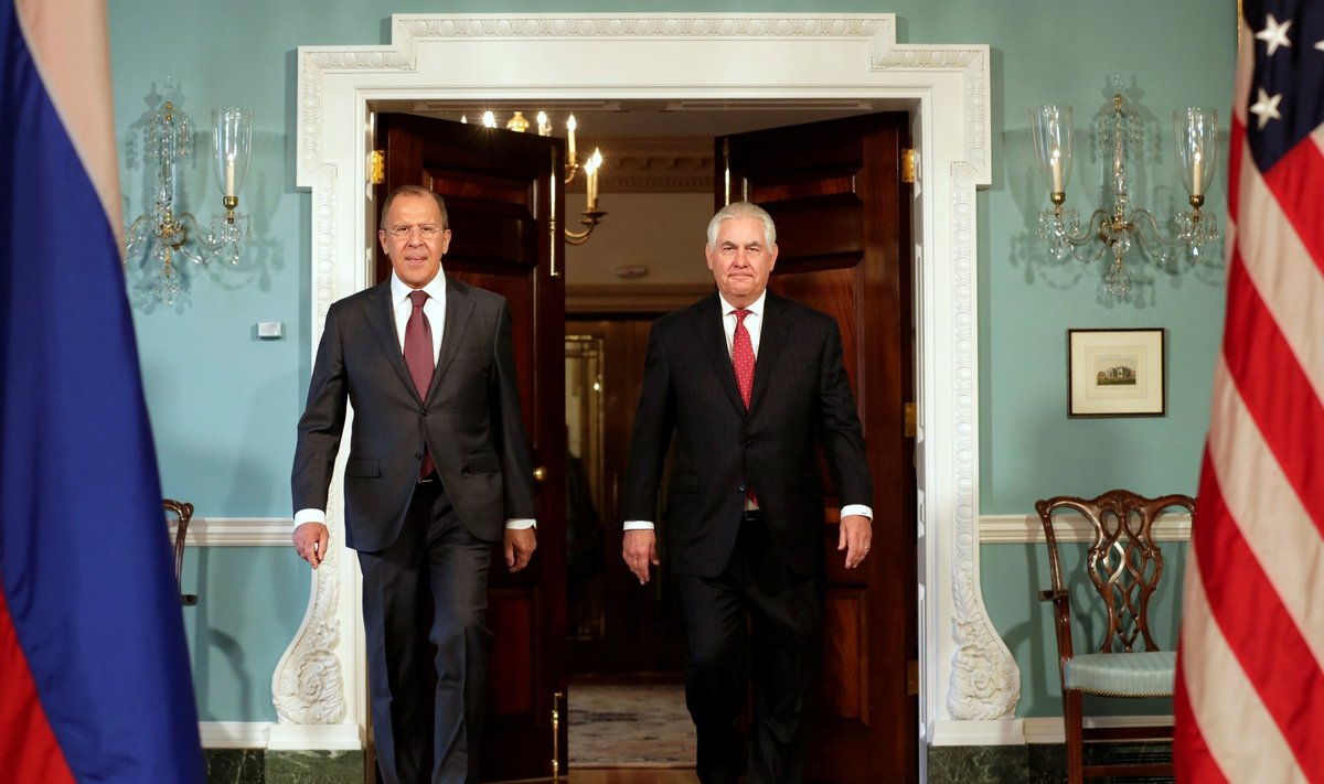 S. Lavrovas ir R. Tillersonas prieš susitikimą su JAV prezidentu D. Trumpu
