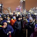 Dešimtys tūkstančių rumunų protestavo prieš vyriausybės planus švelninti antikorupcinius įstatymus