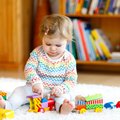 Tyrimas rodo: beveik pusė tėvų, pirkdami žaislą, neatkreipia dėmesio į vieną svarbią detalę