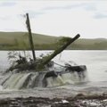 „Vostok 2018“ pratybose šarvuočiai perplaukė upę