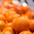 Daug kas to nežino: kodėl mandarinus būtina pakišti po karštu vandeniu