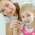 Odontologė: vaikai nekalti, kad jiems iki penktos klasės dantis turi valyti tėvai