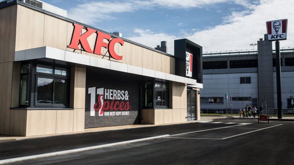 Šiauliuose atidarytas KFC restoranas: išalkusieji maistą galės užsisakyti sėdėdami automobilyje