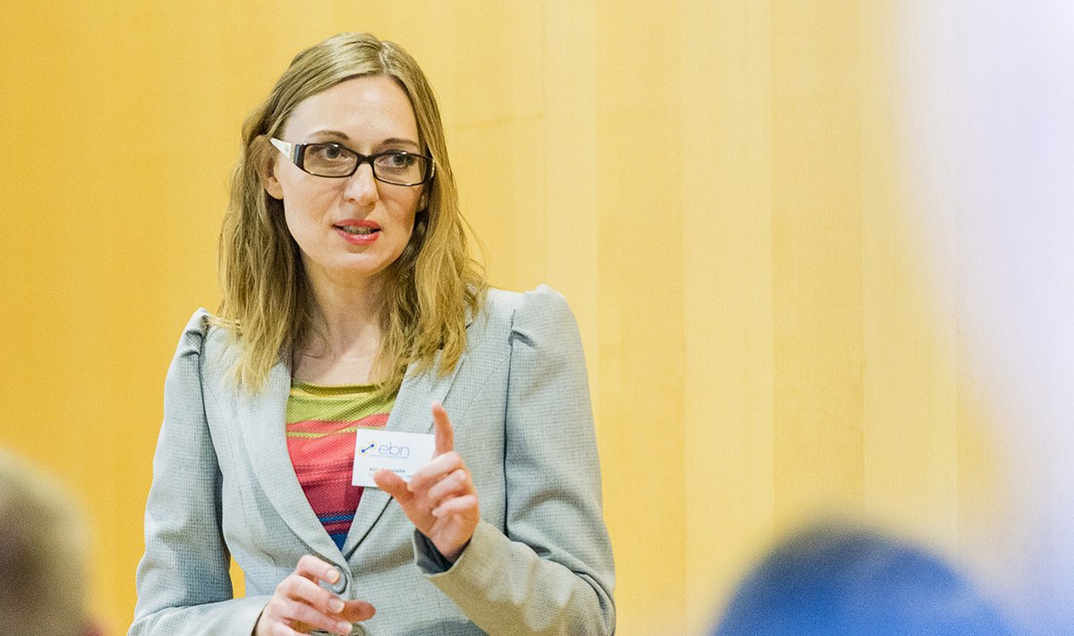 Dr Vida Petrylaite answerring questions about CEO employment contracts Photo © Ludo Segers @ The Lithuania Tribune