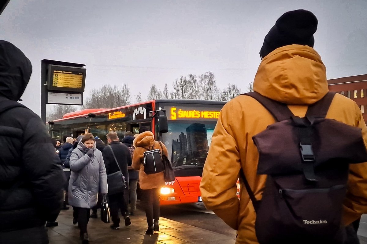 Fermato lo sciopero degli autisti dei mezzi pubblici a Vilnius: non pagheranno i giorni non lavorativi, ne stanzieranno 30mila in più.  euro