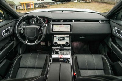 "Range Rover Velar"
