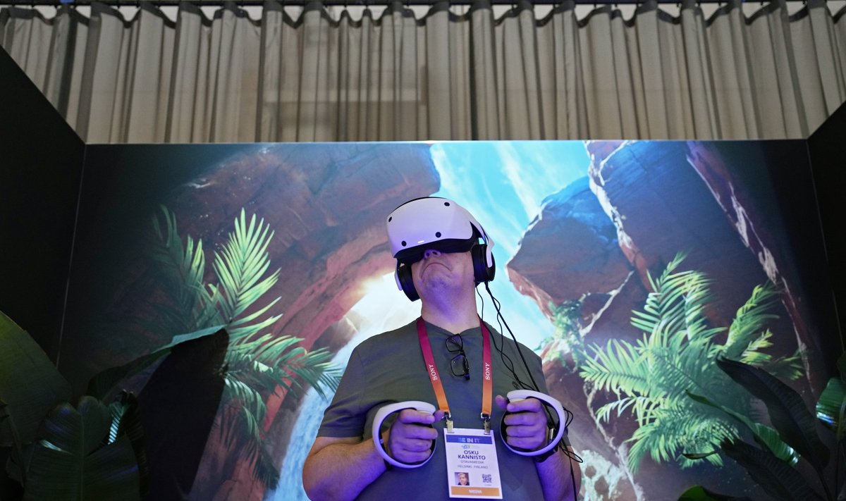 „PlayStation VR2“ testas: net įnoringi žaidėjai vėl tiki