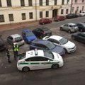 Užupyje policijos patruliai apdaužė stovinčius automobilius