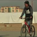 Dviratininkams Kabule sportuoti yra pavojinga dėl savižudžių sprogdintojų