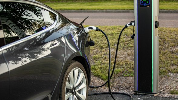 Nauja lengvata elektromobiliams iki 50 000 eurų – ar yra ką rinktis?