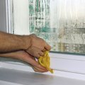 Namuose drėgna, kaupiasi kondensatas ant langų. Kodėl taip yra, kokių priemonių imtis?