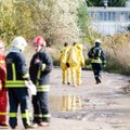 Cheminė avarija Kauno rajone: druskos rūgštis pragraužė vilkiko degalų baką