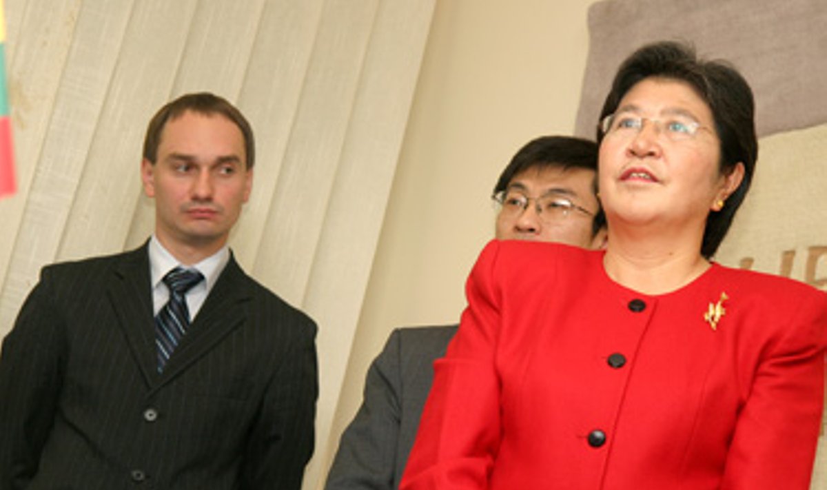 Kinijos ambasadorė Yang Xiuping