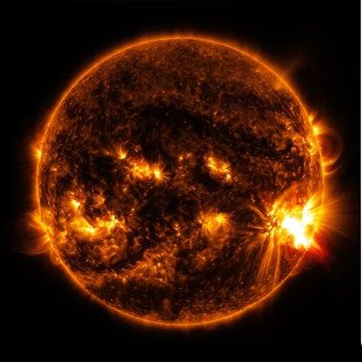 Galingas Saulės vainikinės masės išsiveržimas, laimei, nebuvo nukreiptas į Žemę. NASA nuotr.