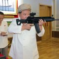 Kim Jong Unas atleido generalinio štabo viršininką ir paragino ruoštis karui