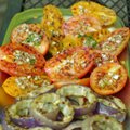 R. Ničajienės „Sezoninės virtuvės“ receptai: mėsainiai su keptomis daržovėmis
