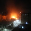 Kruvina naktis Izraelyje: paleista daugiau kaip 300 raketų, sužeistieji ištraukti iš rūkstančių pastatų griuvėsių