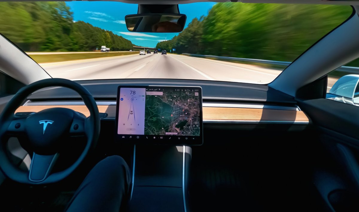 „Tesla“ autopilotas