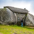 Vienas keisčiausių namų pasaulyje: statyboms naudojo šalia esančius akmenis
