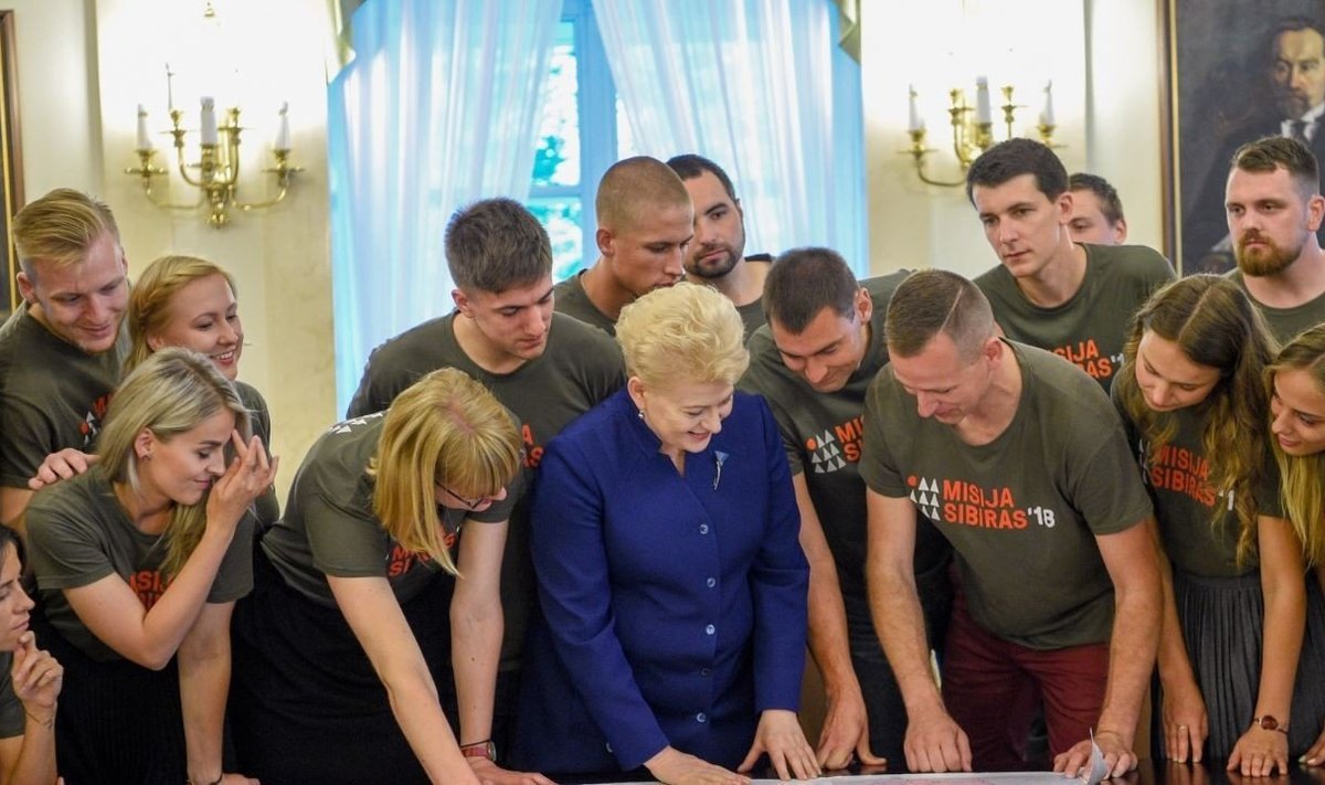 Prezidentė susitiko su „Misija Sibiras‘18“ komanda