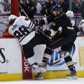 Šeštas absoliutaus NHL pirmenybių lyderio „Blackhawks“ klubo pralaimėjimas