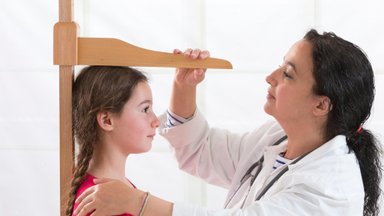 Gydytojai prašo vaikų sveikatos priežiūrą patikėti pediatrams