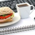 Programuotojų dieną – mitybos patarimai dirbantiems protinį darbą