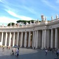На главной площади Ватикана установят душ для бедных