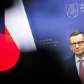 Lenkijos premjero vizitas Lietuvoje virto skandalu: apdovanojo prieštaringai vertinamus politikus
