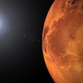 Kodėl Marsas „bėgioja“ dangumi pirmyn ir atgal?