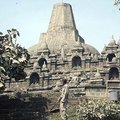 Dėl ugnikalnio pelenų uždaryta viena didžiausių Indonezijos budistų šventyklų