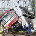 Netoli Tokijo susidūrus traukiniui ir sunkvežimiui žuvo vienas, nukentėjo dar 30 žmonių