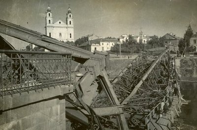 „Vilnius 1944: Jano ir Janušo Bulhakų fotografijų archyvas“, sudarytoja M. Matulytė. Vilnius: Lietuvos dailės muziejus, 2009