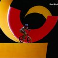 BMX sportininkas vaizdo įraše su optine iliuzija demonstravo triukus