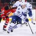 NHL: „Devils“ su D. Zubrumi Rytuose kopia aukštyn