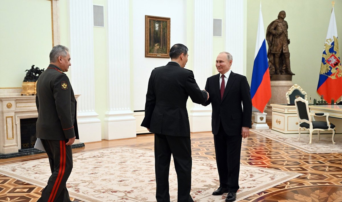 Kinijos gynybos ministras Li Shangfu susitikime su Rusijos prezidentu Vladimiru Putinu