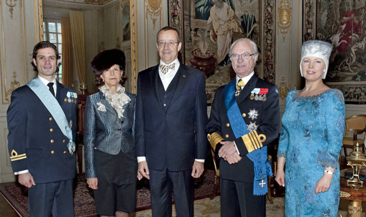 Iš kairės: Švedijos princas Carlas Philipas, karalienė Silvia, Estijos prezidentas Toomas Henrikas Ilvesas, Švedijos karalius Carlas Gustafas ir Estijos pirmoji ledi Evelin Ilves 